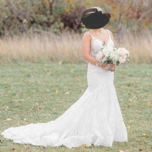 Allure Couture Wedding Dress Size:10